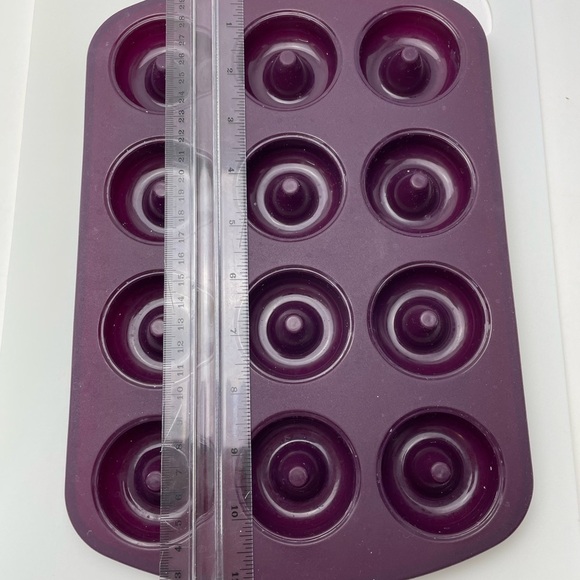 MINI Donut Silicone Tray - Picture 2 of 5